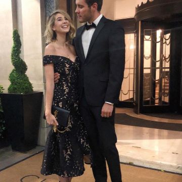 La robe noire dentelle à encolure Bardot de Zoella (Zoe Sugg) sur le compte Instagram de Alfie Deyes