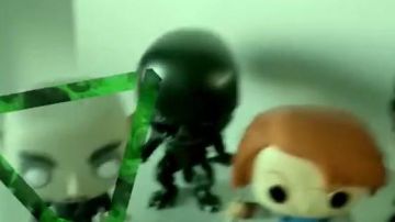 La figura de Funko Pop Alien en el video de YouTube Point Culture: Fan Theories in the Cinema (Parte 1) por LinksTheSun