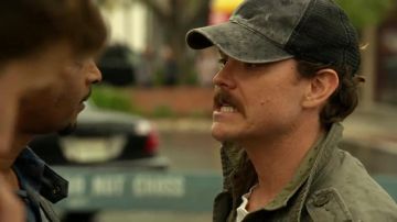 The baseball cap trucker gray and black Martin riggs (Clayne Crawford) in The lethal weapon S02E15