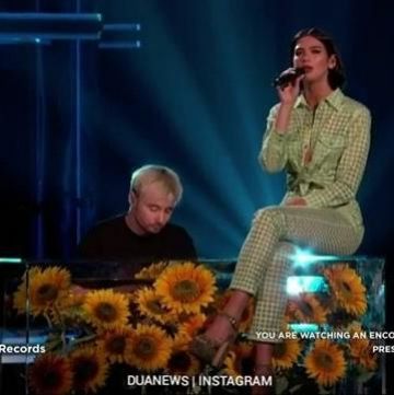 Les Sandales à plateforme pailletées de Dua Lipa sur Instagram