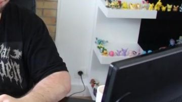 La figura de Pokémon aturdida (Bandai) vista en No pero viste lo que estás escuchando 10 - Linksthesun Blooper