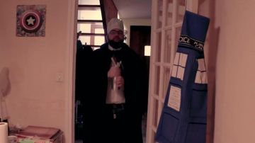 Le tablier Doctor Who vu dans On cuisine de la Bièraubeurre de Harry Potter ! de Linksthesun