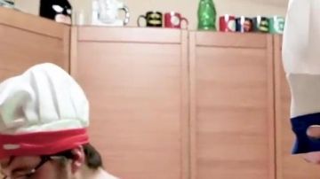 ¡La taza De Flash vista en Cooking a Pizza from the Ninja Turtles! por Linksthesun