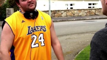 Camiseta de Los Angeles Lakers Kobe Bryant en video de YouTube Lifetime - LinksTheSun's Fools (reseña)