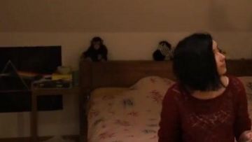 Póster de The Dark Side of the Moon de Pink Floyd en el game over - Video de revisión de Vitaa feat. Gims Maestros de LinksTheSun