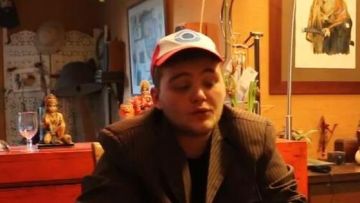 The cap Ash ketchum Pokemon Black and White in the YouTube video Formidable - Stromae (critique) of LinksTheSun