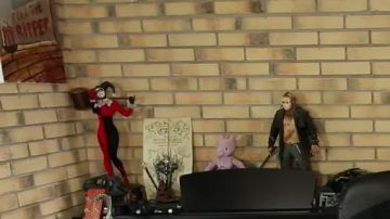 La figura de Harley Quinn DC Comics de LinksTheSun visto en el video "Always Standing - Renaud"