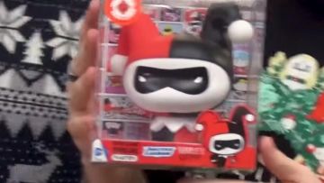 La tirelire  Harley Quinn dans la vidéo youtube On ouvre vos cadeaux ! de LinksTheSun