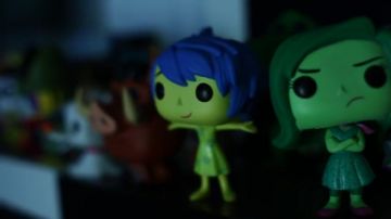 ¡La estatuilla funko POP! Alegría (Viceversa) en el video de YouTube No, pero viste lo que estás escuchando - Jul de LinksTheSun