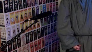 La figura funko pop de Luke en Tatooine vista en el video de YouTube "We cook elven Lembas!" de LinksTheSun