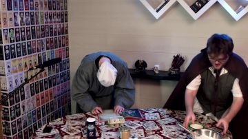 La figurine Funko Pop Jabba the Hutt dans la vidéo YouTube "On cuisine des Lembas elfiques !" de LinksTheSun