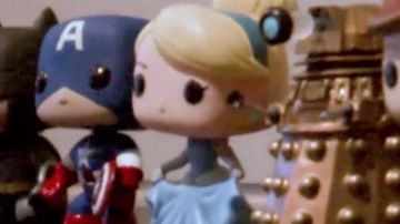 La figura de La Cenicienta Funko Pop en el video de YouTube Canciones francesas: el momento en que metió la pata (revisión) de LinksTheSun