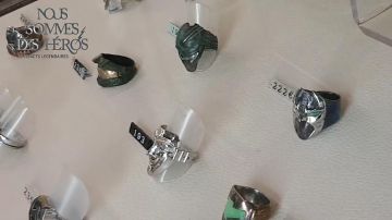 El anillo de Galaxium "Soy el cazador" visto en el video "Vlog - LinksTheSun at Geek Faëries 2017"