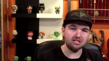 La figura Funko Pop Slimer (Bouffe tout, Ghostbuster / SOS Fantomes) vista en el video "Chansons françaises: le moment où ça a merdé"