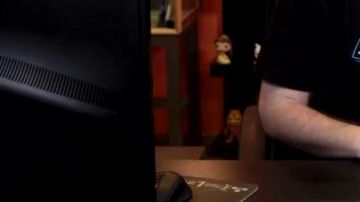 funko pop belle vu dans la video "Chansons françaises : le moment où ça a merdé" de LinksThesun