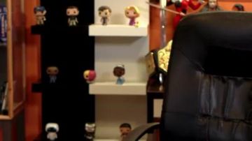 La figurine Funko Pop de La Princesse et la grenouille dans la video "Chansons françaises : le moment où ça a merdé" de Linksthesun