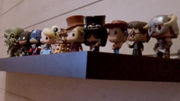 La figurine Funko Pop de Willy Wonka dans la video "Chansons françaises : le moment où ça a merdé" de Linksthesun