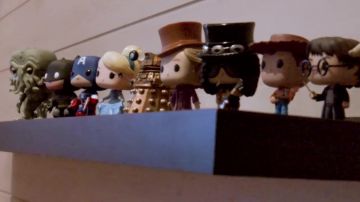 La figura Funko Pop de Slash (Gun's & Roses) en el video "French songs: the moment when it screwed up" de Linksthesun