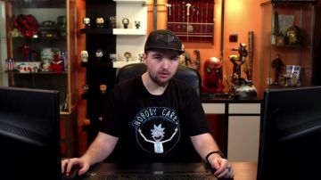 La figura funko pop de Nemo en el video "French songs: the moment it screwed up" de Linksthesun