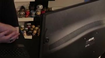 la figura de Funko Pop Stormtrooper en el video de YouTube Jul - Wesh then (revisión) de LinksTheSun