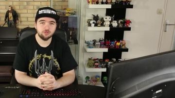 La figura de FunKo Pop TV - TMNT Shredder vista en el video de Linksthesun "Toujours Debout - Renaud"