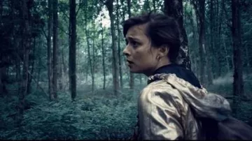 The waterproof jacket golden Beatrice (Angela Bundalovic) in the series the Rain S01E03