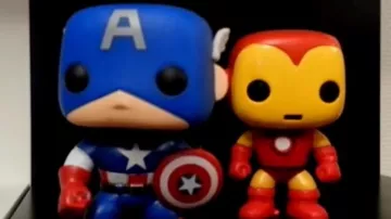 La figura funko pop del Capitán América en el video de youtube de LinksTheSun Fan Theories in Cinema