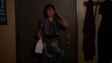 La robe Bleue à motifs de Jessica Day (Zooey Deschanel) dans New Girl S06E06