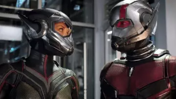 Hope van Dyne / The Wasp's (Evan­ge­line Lilly) helmet replica as seen in Ant-Man and the Wasp