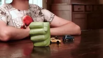 mug hulk vu dans Les Nouvelles Aventures d'Aladin - 50/50 (critique) de Linksthesun