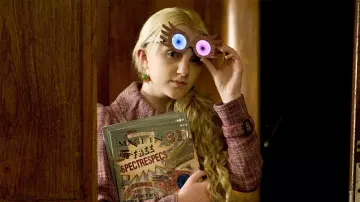 The pink jacket of Luna Lovegood (Evanna Lynch) in Harry Potter and the order of the phenix