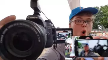 The canon camera in the youtube video LinksTheSun to Geek Faëries 2017