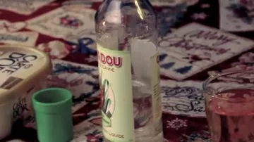 La botella de azúcar de caña canadou en el video de youtube ¡En la cocina de la Bièraubeurre de Harry Potter!