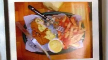 The post "fish and chips" in the office of Liz of 30 Rock