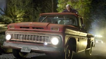 The red pickup Bella Swan (Kristen Stewart) in Twilight, chapitre 1 : Fascination