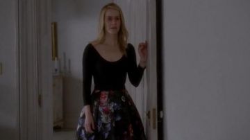 La robe Ted Baker de Cordelia Foxx (Sarah Paulson) dans American Horror Story : Coven S03E11