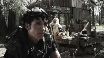 Máscara protectora de 10K (Nat Zang) en Z Nation