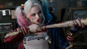 The bomber (replica-official) Harley Quinn (Margot Robbie) in Suicide Squad