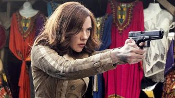 Chaqueta de ante de Black Widow (Scarlett Johanson) en Captain America: Civil War