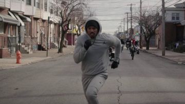 The sweetshirt Nike grey with pocket on sleeve of Michael B. Jordan in Creed