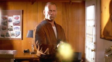La veste marron en daim de Butch (Bruce Willis) dans Pulp Fiction