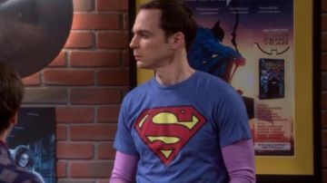 the Superman t-shirt Sheldon Cooper (Jim Parsons) in The Big Bang Theory S08E04