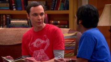 le t-shirt rouge Star Wars de Sheldon Cooper dans The Big Bang Theory