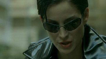 Les lunettes de soleil de Trinity (Carrie-Anne Moss) dans Matrix