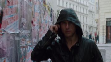 The bomber jacket with hood of Ethan Hunt (Tom Cruise) in Mission : Impossible - Protocol Ghost