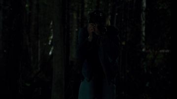 La cámara Pentax de Jonathan Byers (Charlie Heaton) en Stranger Things S01E02