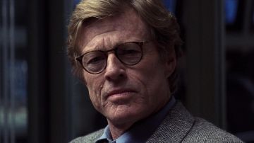 Les lunettes Oliver Peoples O'Malley de Nathan D. Muir (Robert Redford) dans Spy Game