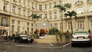 The Splendid hotel of the game of poker James Bond (Daniel Craig) in Casino Royale