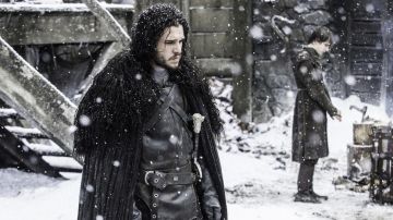 The skin of a beast of Jon Snow (Kit Harington) in Game of Thrones S01E02