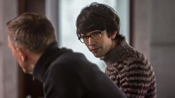The eye glasses Univo U5 Q (Ben Whishaw) in Spectrum